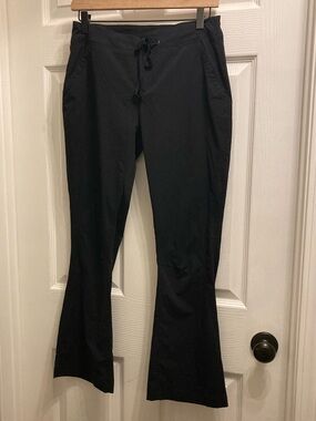 Columbia women’s flare active pants like new size 6 short